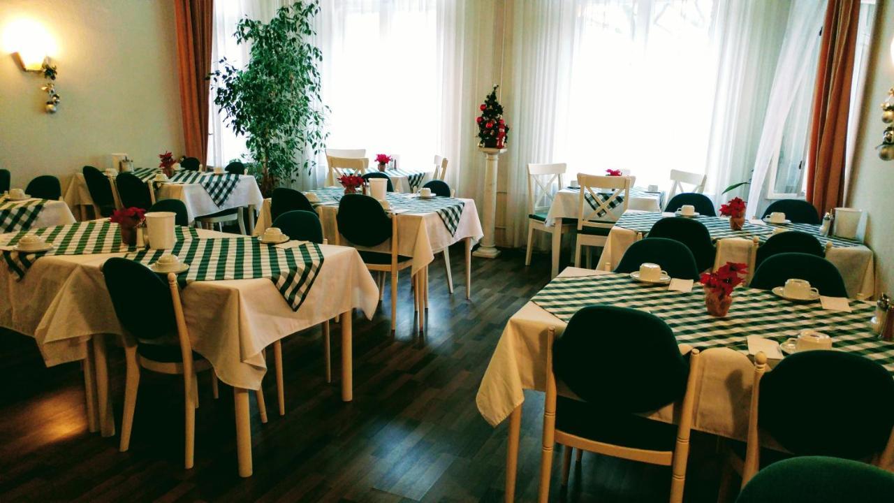 Hotel Pension Xantener Eck Berlin Exterior photo